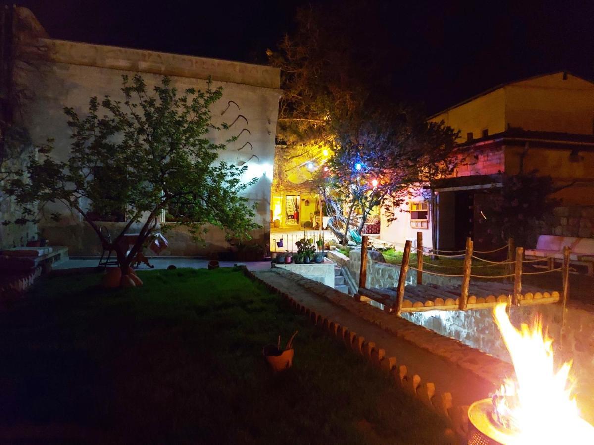 Armesos Cave Hotel 어굽 외부 사진