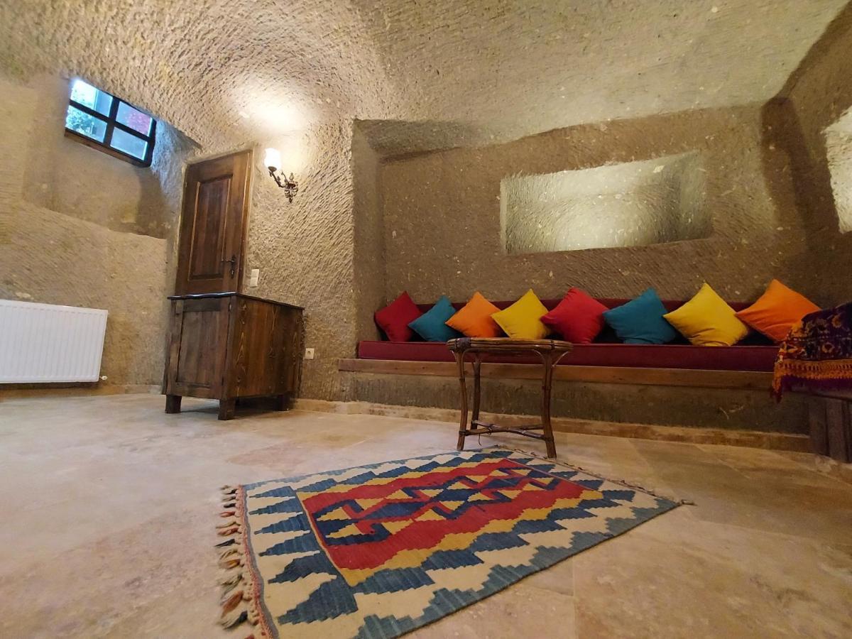 Armesos Cave Hotel 어굽 외부 사진
