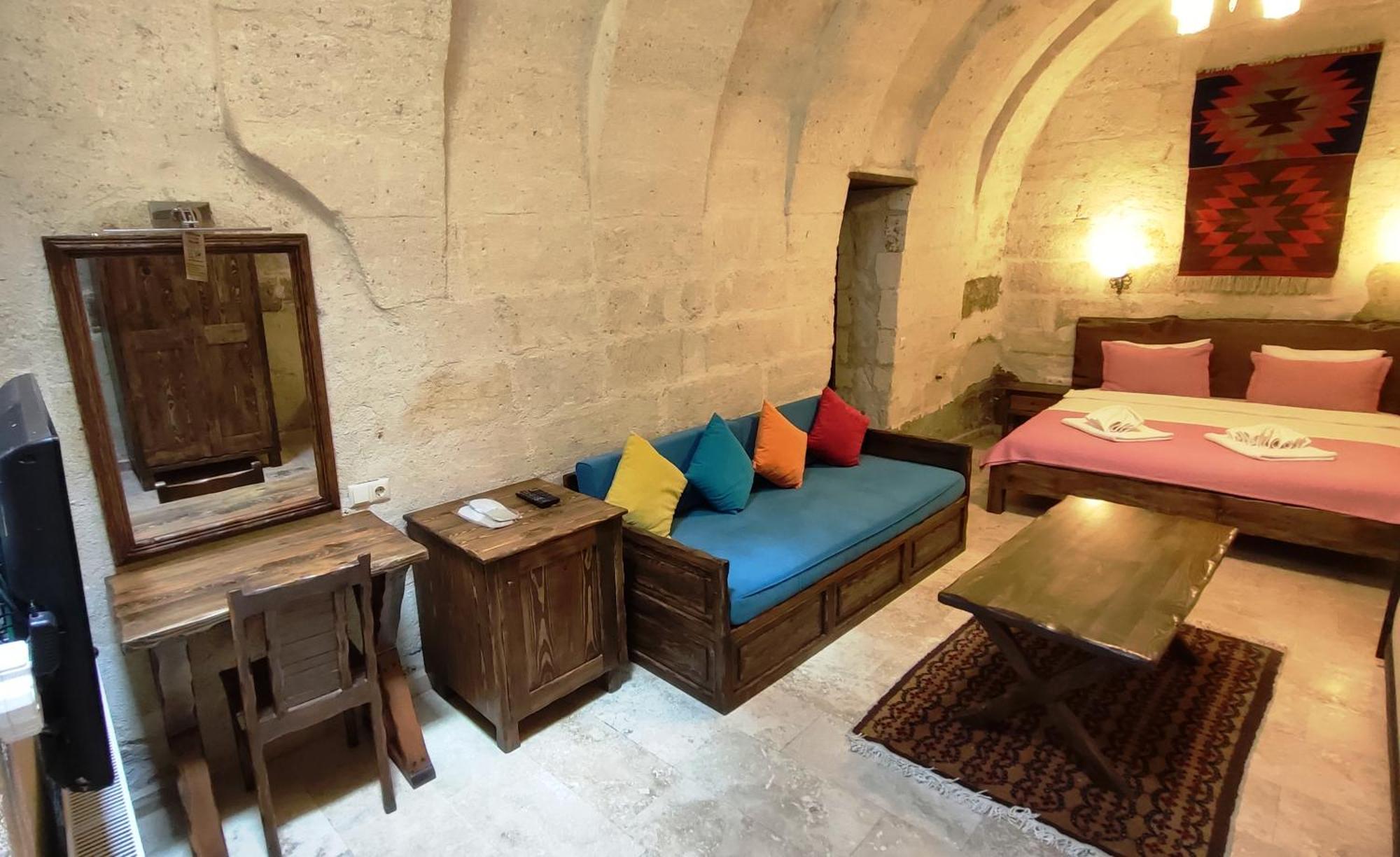 Armesos Cave Hotel 어굽 외부 사진