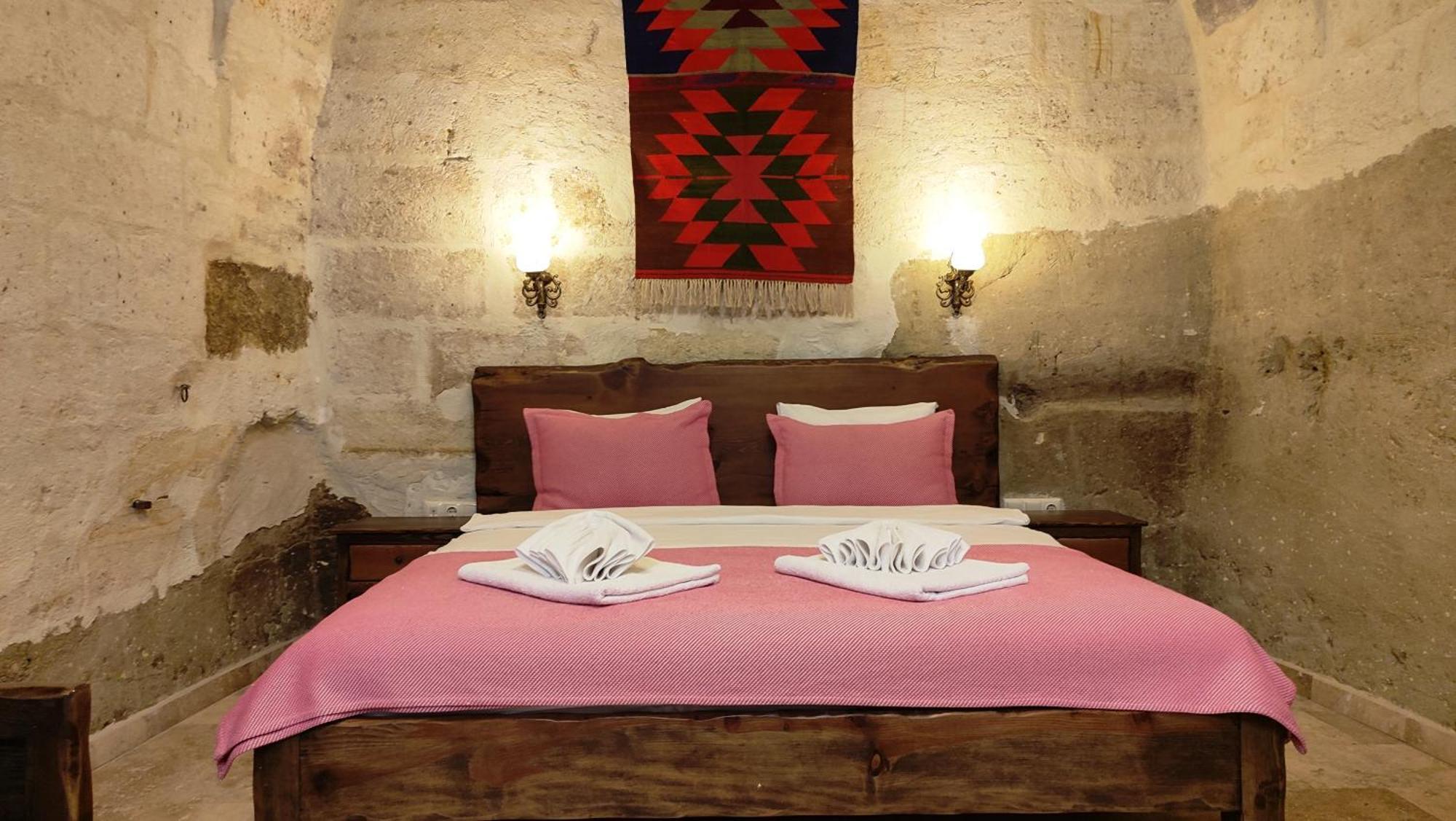 Armesos Cave Hotel 어굽 외부 사진