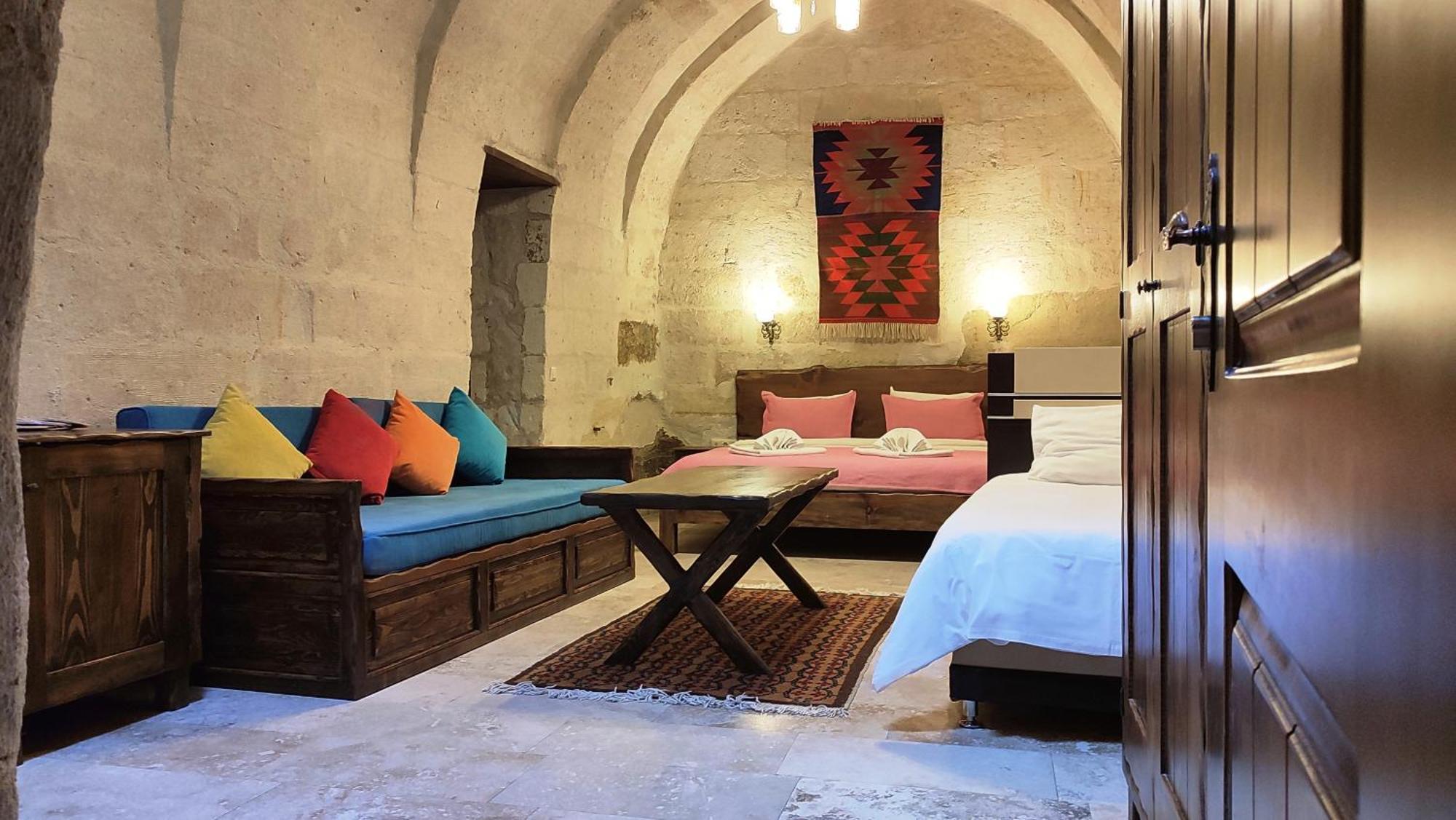 Armesos Cave Hotel 어굽 외부 사진
