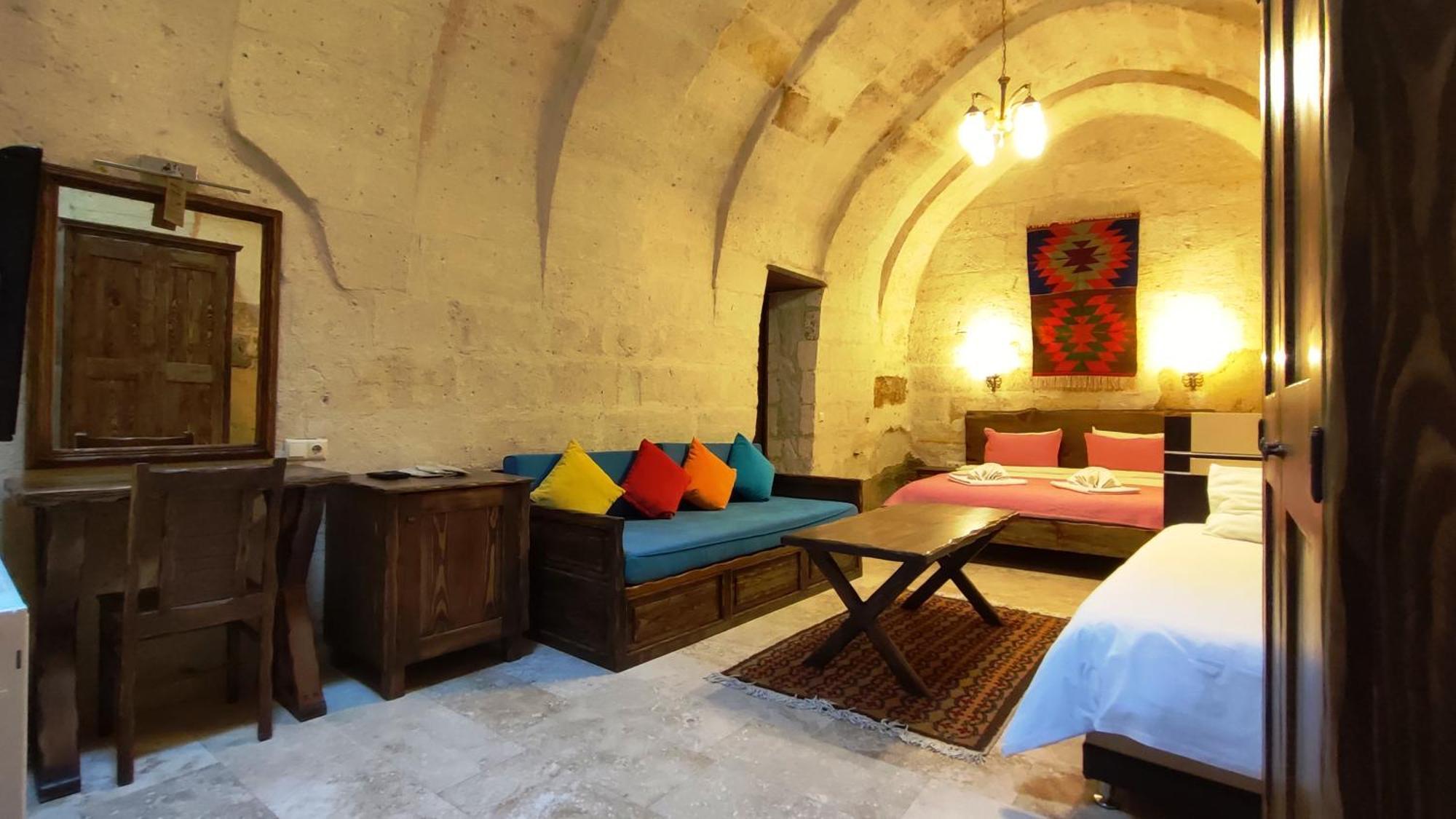Armesos Cave Hotel 어굽 외부 사진