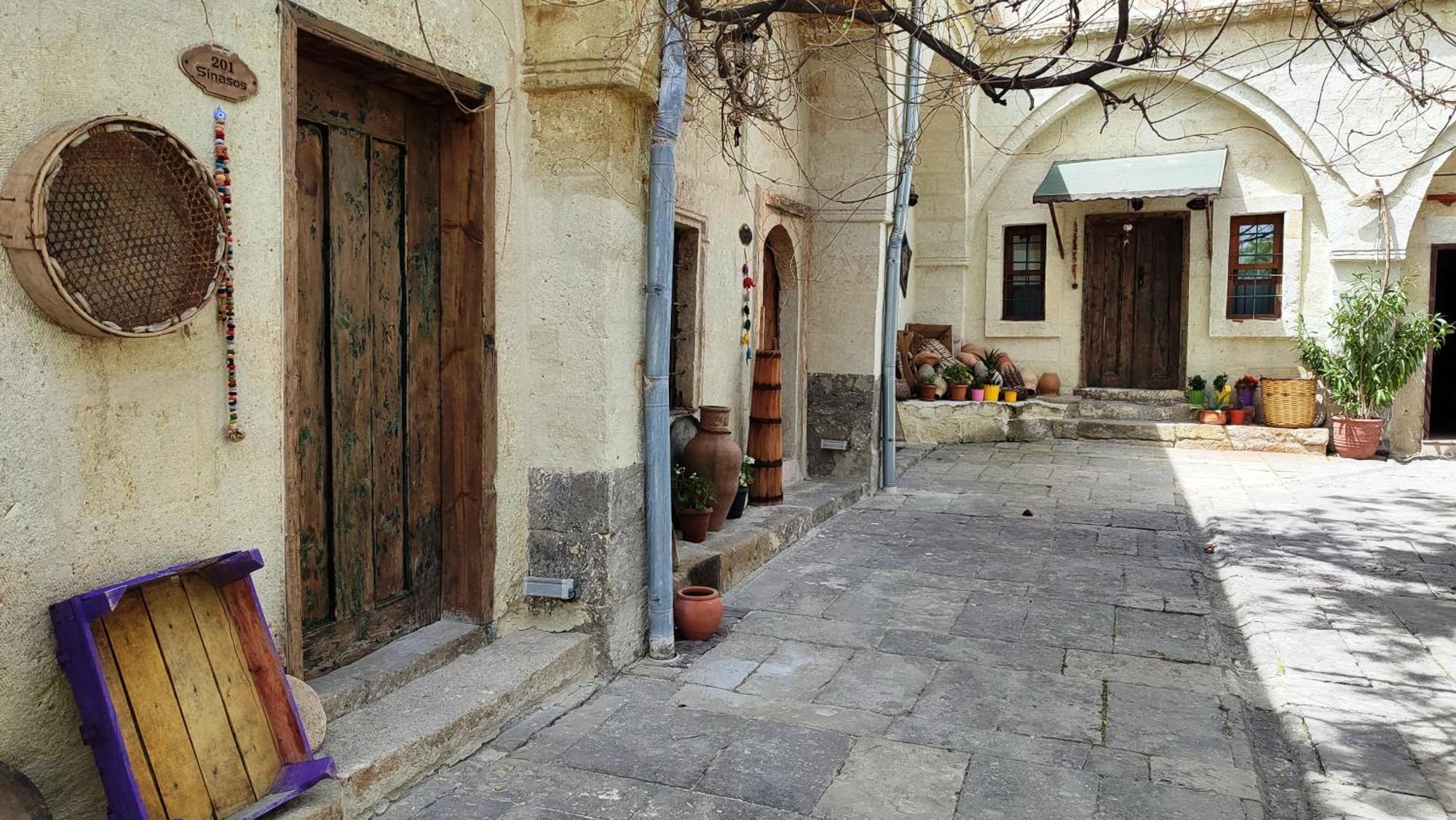 Armesos Cave Hotel 어굽 외부 사진