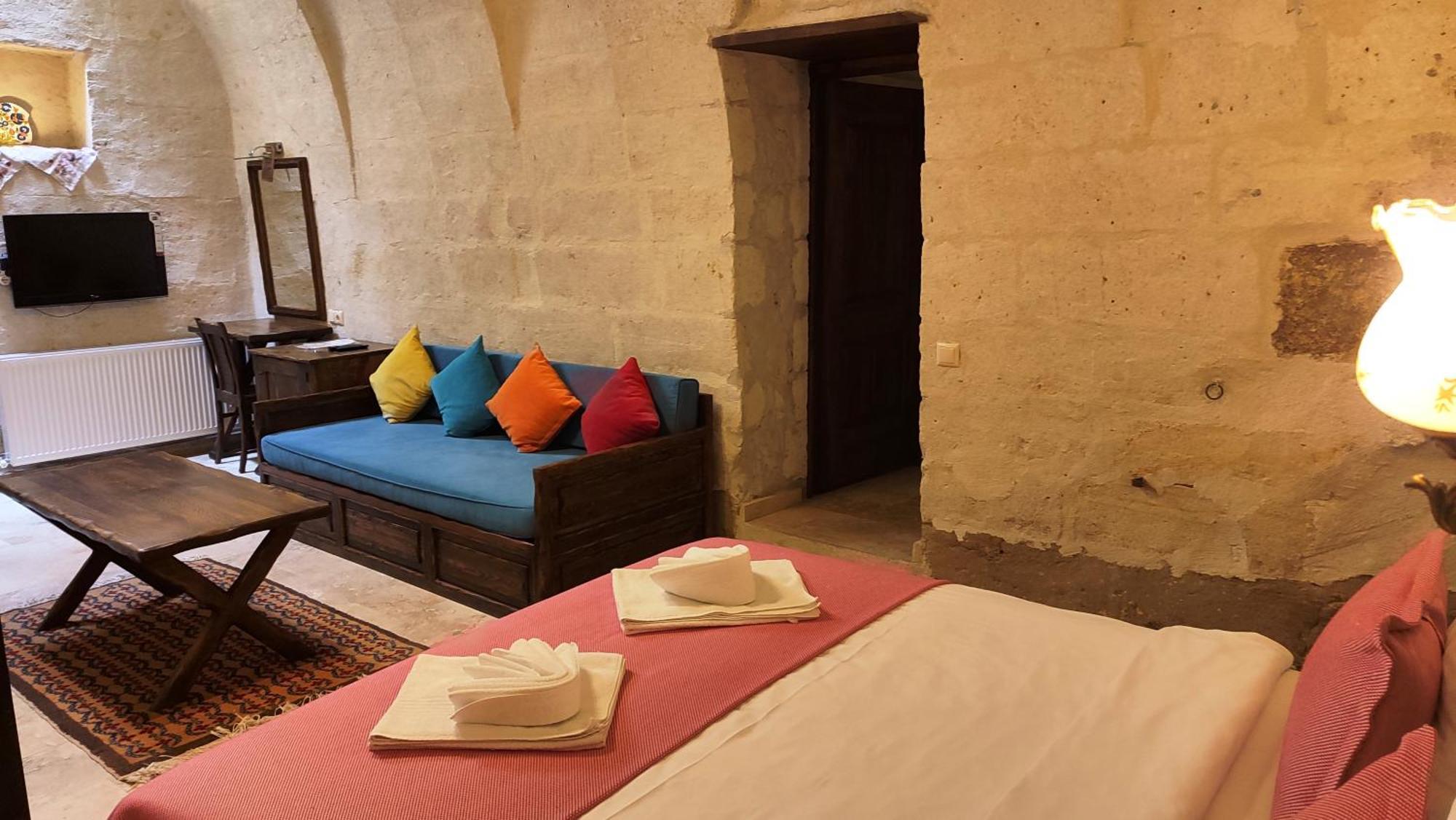 Armesos Cave Hotel 어굽 외부 사진